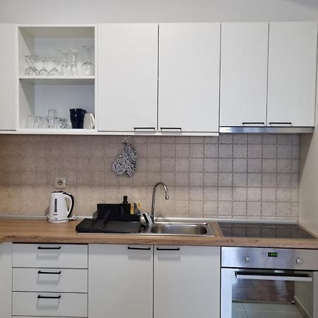 Grove Apartment + Free Parking Новий Сад Екстер'єр фото