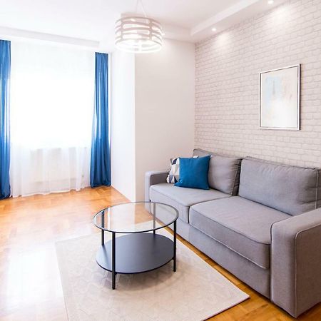 Grove Apartment + Free Parking Новий Сад Екстер'єр фото