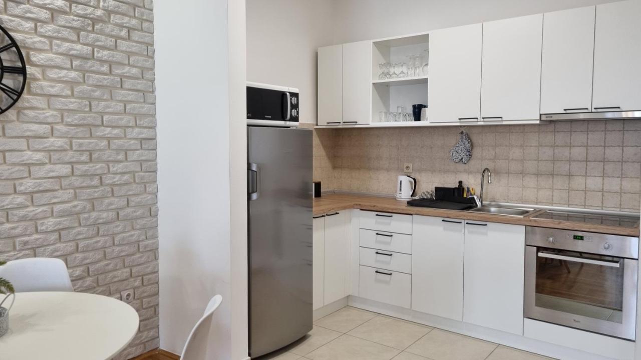 Grove Apartment + Free Parking Новий Сад Екстер'єр фото