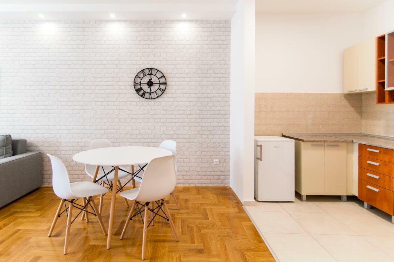 Grove Apartment + Free Parking Новий Сад Екстер'єр фото