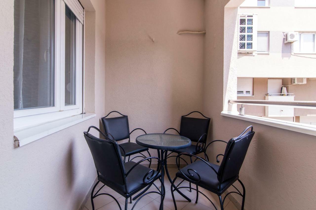 Grove Apartment + Free Parking Новий Сад Екстер'єр фото
